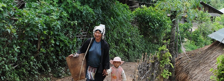 Kyaing Tong Mother and daungter